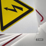 Tabliczka UWAGA NIEBEZPIECZEŃSTWO PORAŻENIA - obrazek 3