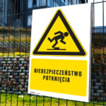 Tabliczka UWAGA NIEBEZPIECZEŃSTWO POTKNIĘCIA - obrazek 4