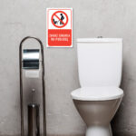 Tabliczka ZAKAZ SIKANIA NA PODŁOGĘ - obrazek 2