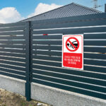 Tabliczka ZAKAZ POSTOJU WŁĄCZONYM SILNIKU - obrazek 4